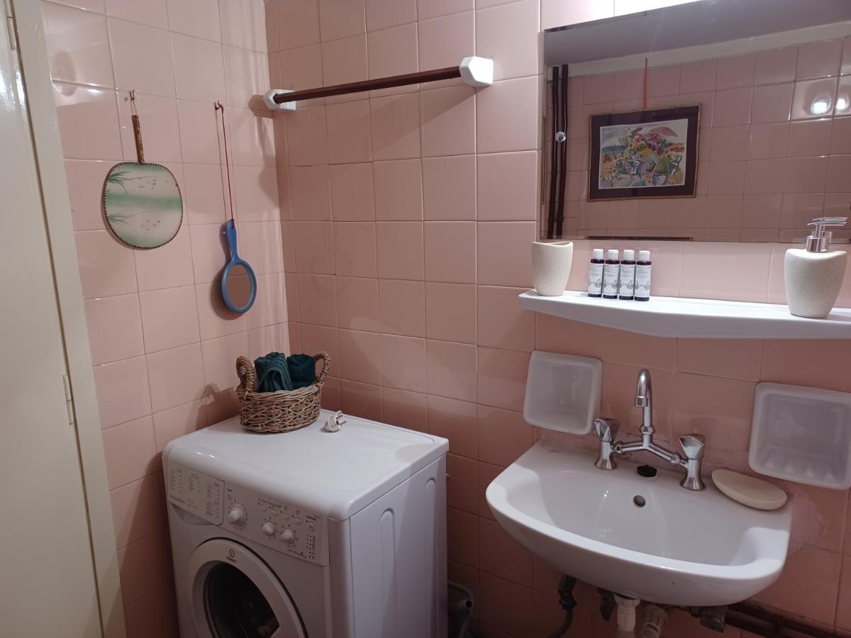 Charming Apartment In The Neighborhood Of Pangrati Athena Bagian luar foto